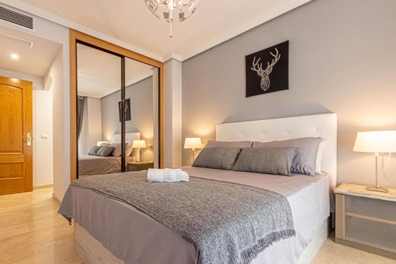 797 Holiday Rentals- Piso Con Amplia Terraza A Solo 1 Min De La Playa Бенальмадена Екстер'єр фото